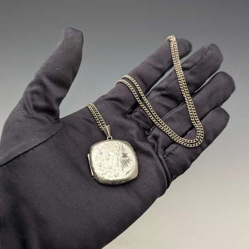 1977年 英国ヴィンテージ 純銀製ロケットペンダント& ネックレス JAC